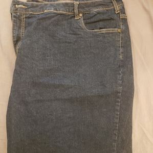 EUC, Avenue Denim 24/7, blue jeans shorts (bermuda) size 30W